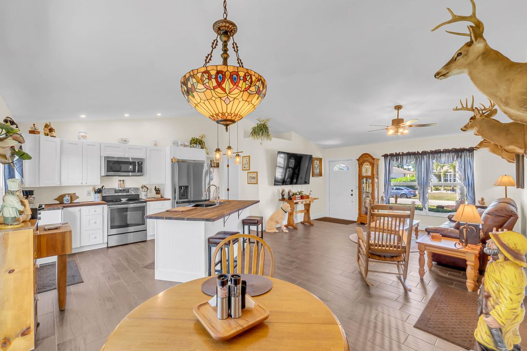 For Sale: $485,000 (3 beds, 2 baths, 1157 Square Feet)