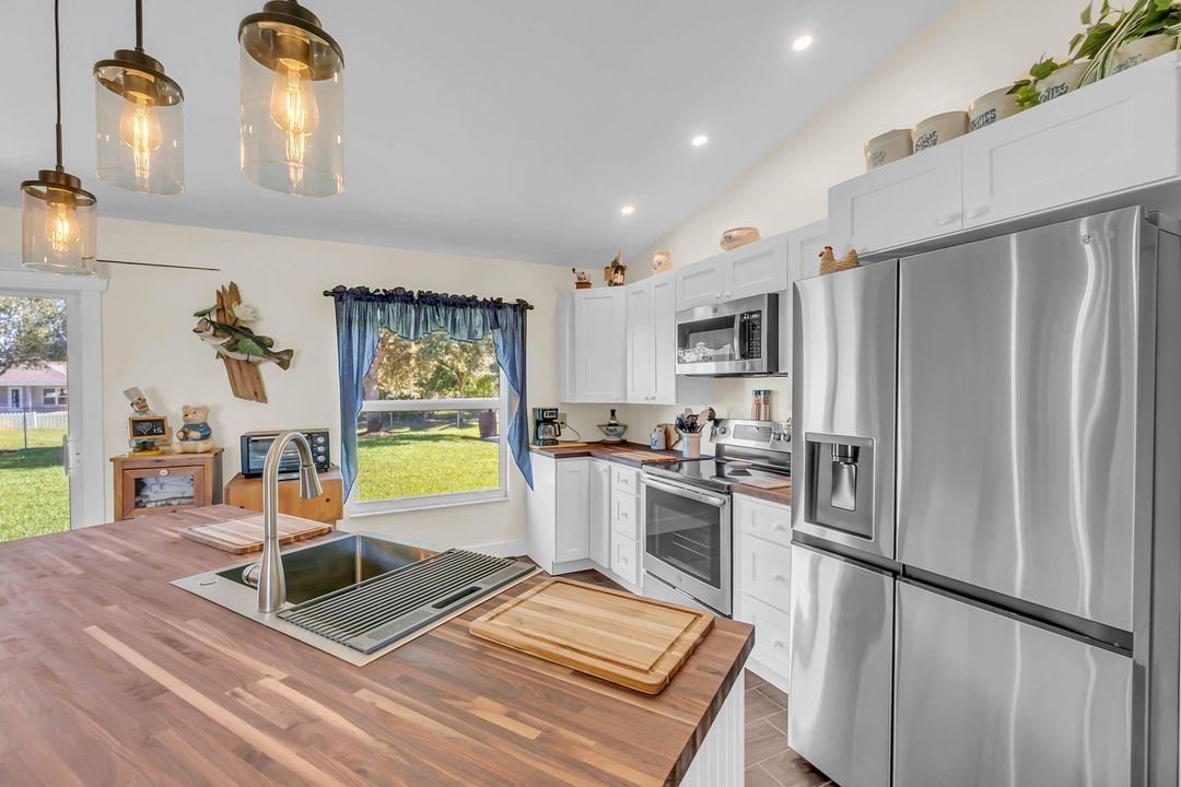 For Sale: $485,000 (3 beds, 2 baths, 1157 Square Feet)