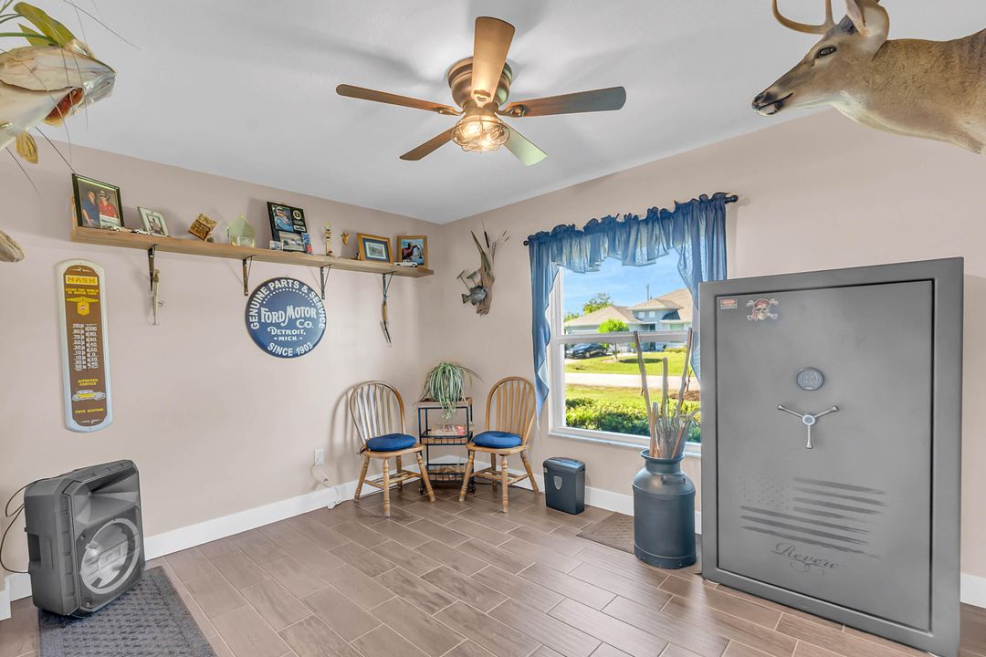 For Sale: $485,000 (3 beds, 2 baths, 1157 Square Feet)