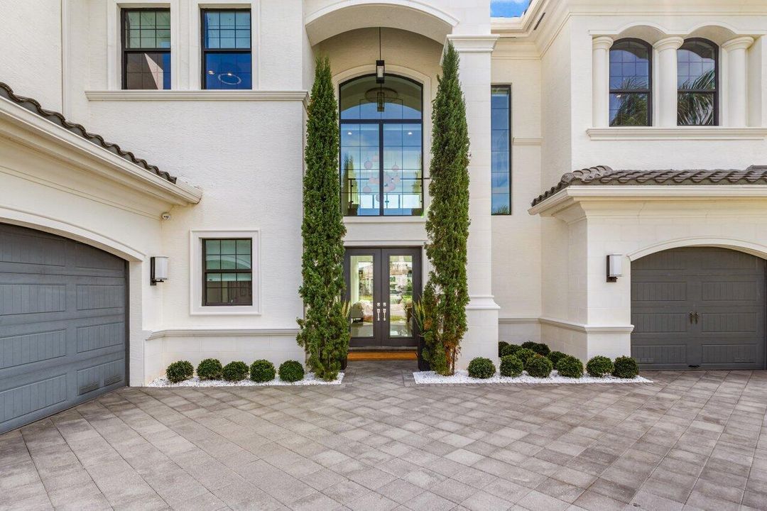For Sale: $4,799,000 (6 beds, 7 baths, 6180 Square Feet)