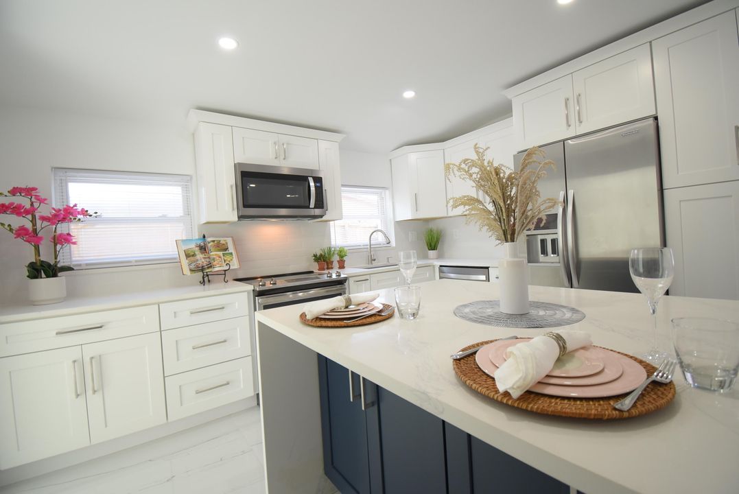 For Rent: $3,300 (4 beds, 2 baths, 1607 Square Feet)