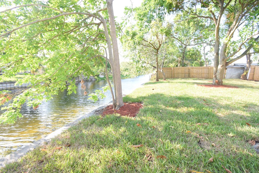 For Rent: $3,300 (4 beds, 2 baths, 1607 Square Feet)