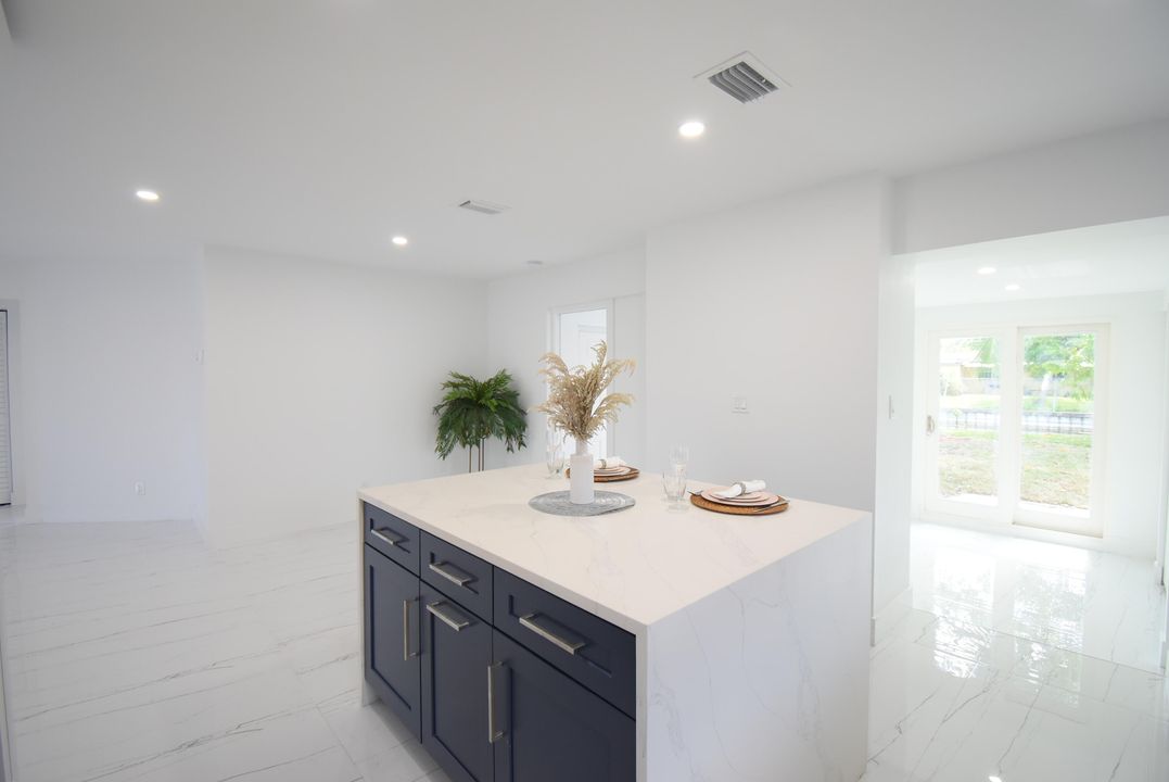 For Rent: $3,300 (4 beds, 2 baths, 1607 Square Feet)