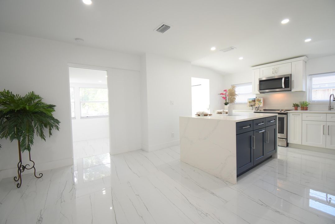 For Rent: $3,300 (4 beds, 2 baths, 1607 Square Feet)