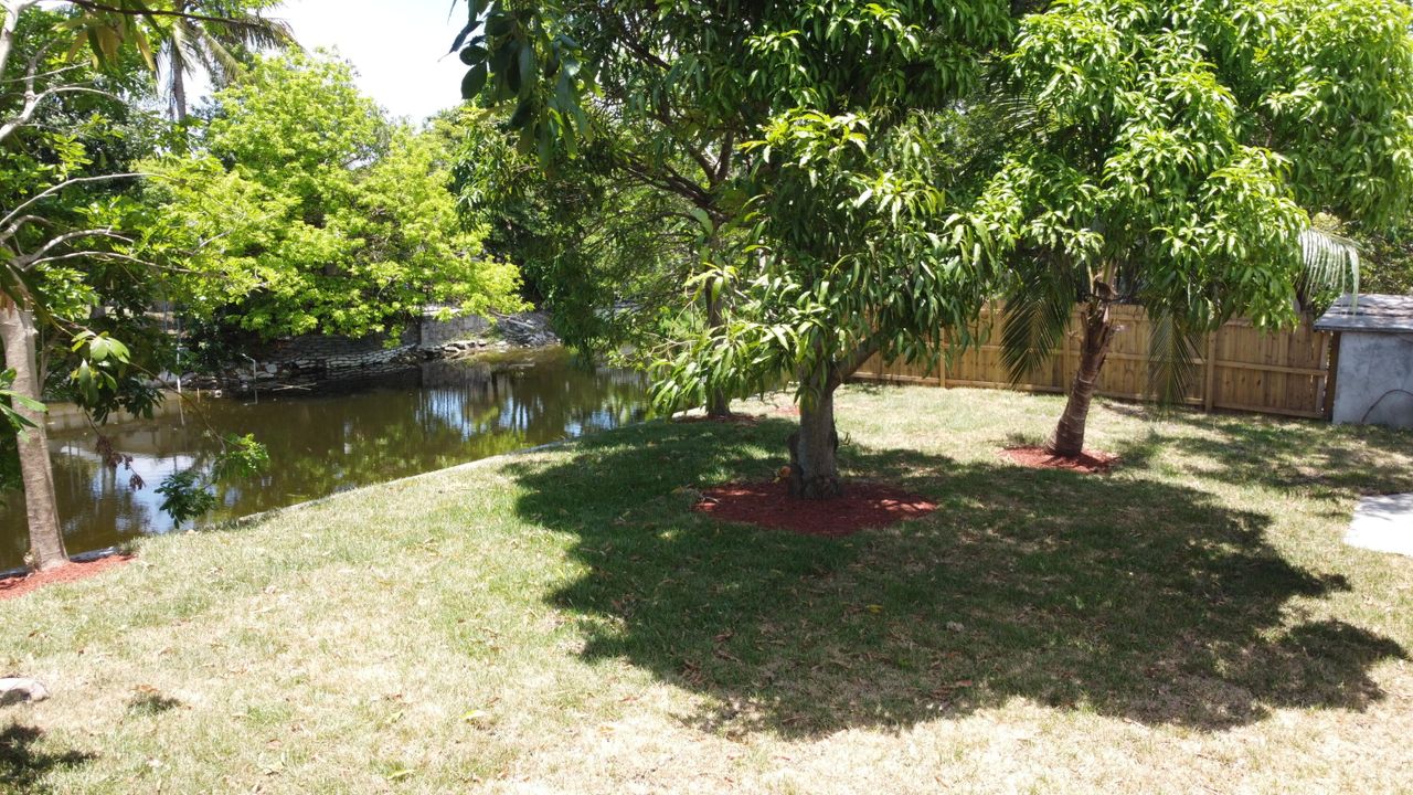 For Rent: $3,300 (4 beds, 2 baths, 1607 Square Feet)