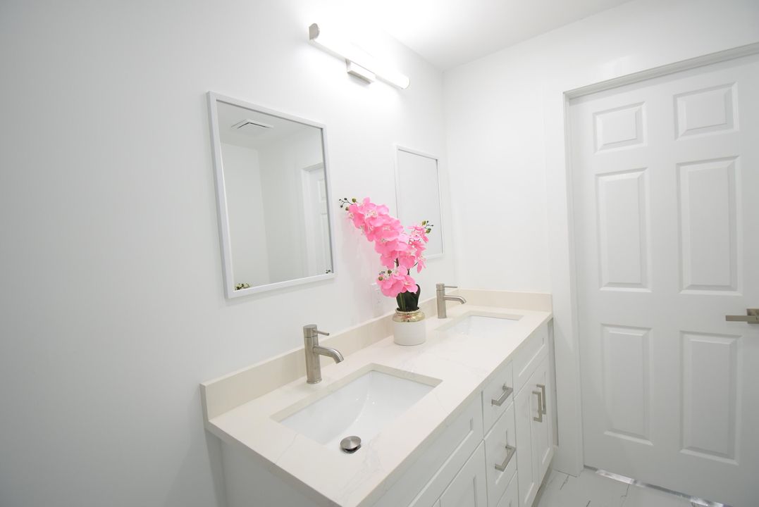 For Rent: $3,300 (4 beds, 2 baths, 1607 Square Feet)