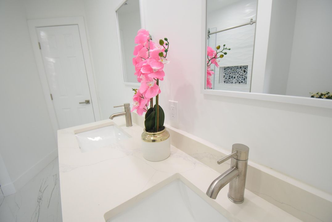 For Rent: $3,300 (4 beds, 2 baths, 1607 Square Feet)