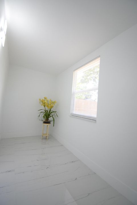 For Rent: $3,300 (4 beds, 2 baths, 1607 Square Feet)