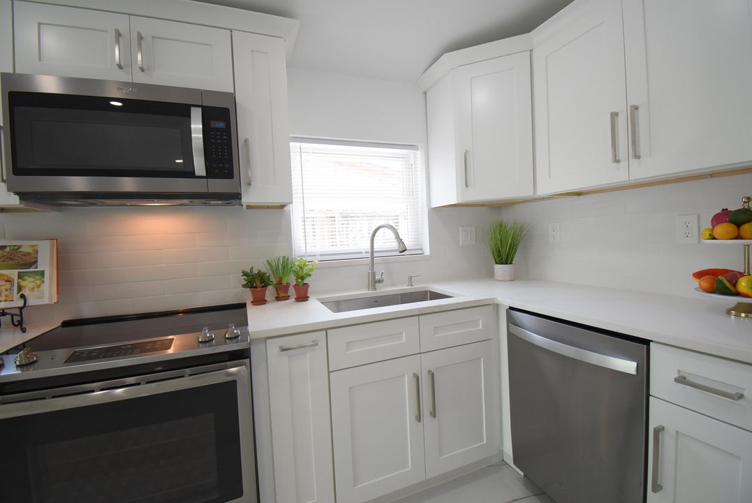 For Rent: $3,300 (4 beds, 2 baths, 1607 Square Feet)