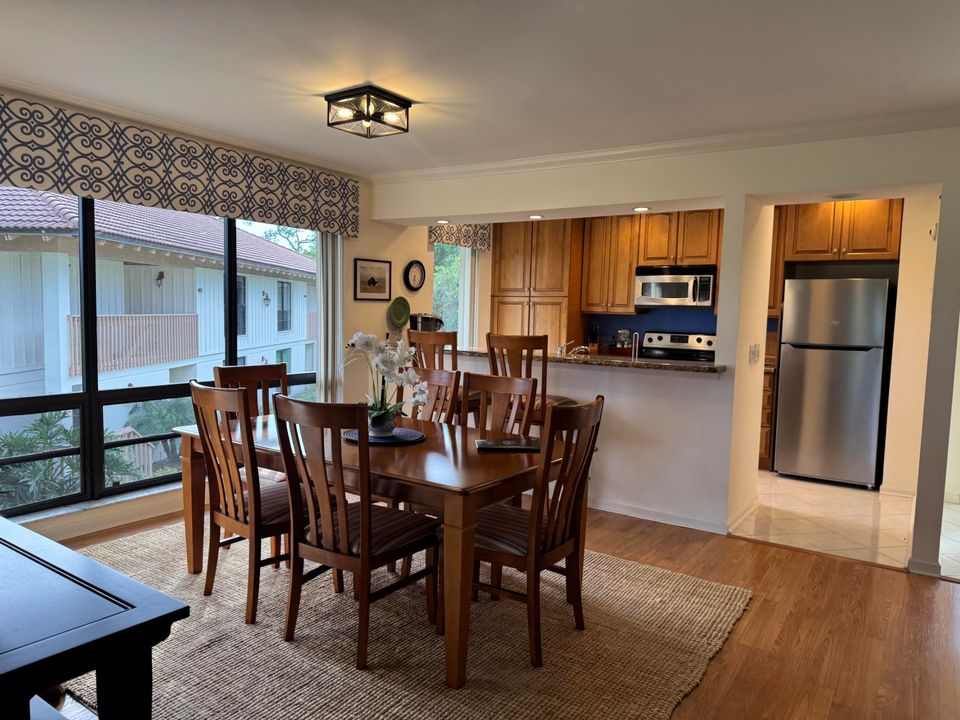 На продажу: $435,000 (2 спален, 2 ванн, 1366 Квадратных фут)