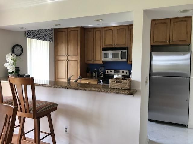 На продажу: $435,000 (2 спален, 2 ванн, 1366 Квадратных фут)