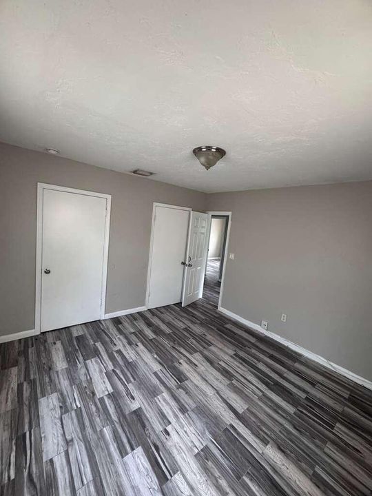 For Rent: $2,300 (3 beds, 1 baths, 1106 Square Feet)