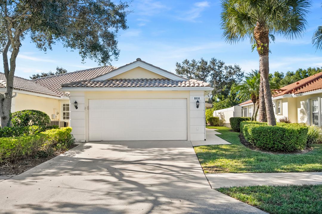 Недавно продано: $469,900 (2 спален, 2 ванн, 1541 Квадратных фут)