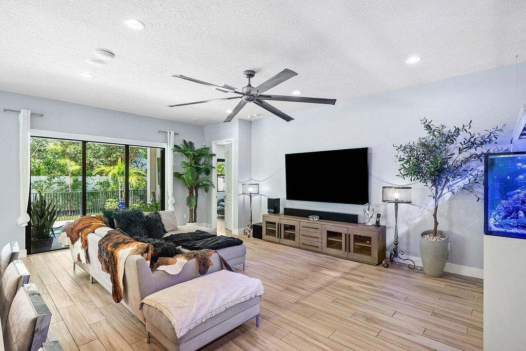 For Sale: $874,900 (3 beds, 2 baths, 1997 Square Feet)