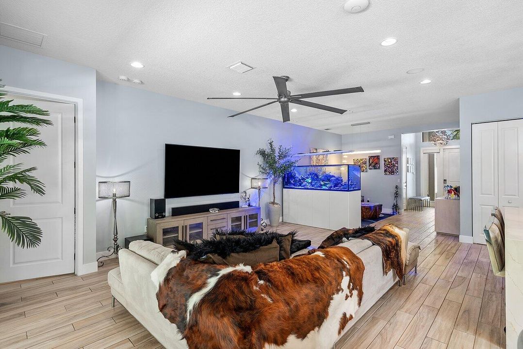 For Sale: $874,900 (3 beds, 2 baths, 1997 Square Feet)