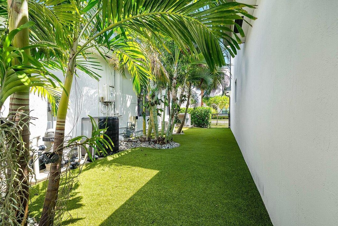 For Sale: $874,900 (3 beds, 2 baths, 1997 Square Feet)