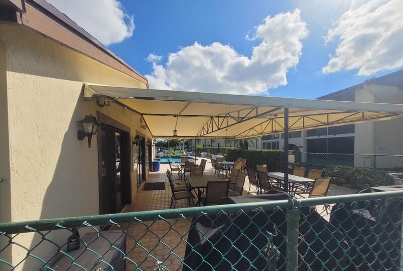 Active With Contract: $1,600 (2 beds, 1 baths, 920 Square Feet)