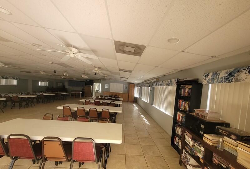 Active With Contract: $1,600 (2 beds, 1 baths, 920 Square Feet)