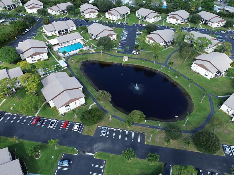 Active With Contract: $1,600 (2 beds, 1 baths, 920 Square Feet)