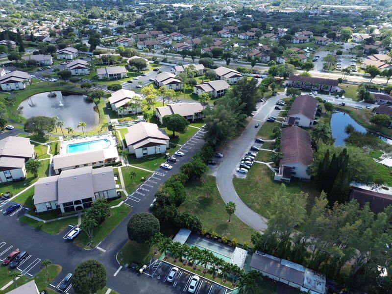 Active With Contract: $1,600 (2 beds, 1 baths, 920 Square Feet)