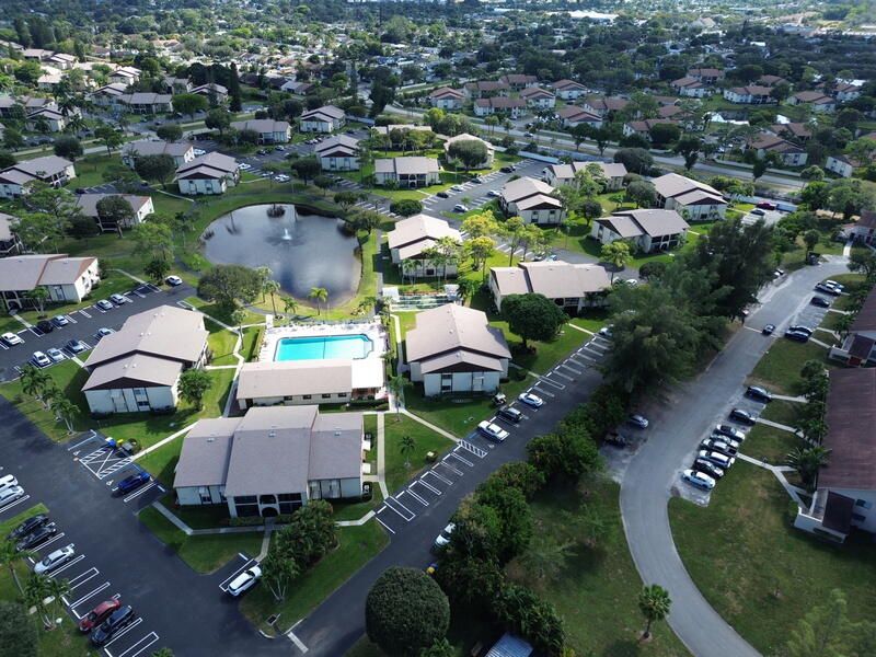 Active With Contract: $1,600 (2 beds, 1 baths, 920 Square Feet)