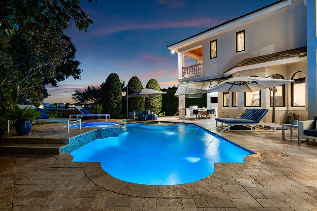 For Sale: $2,699,000 (6 beds, 7 baths, 5505 Square Feet)