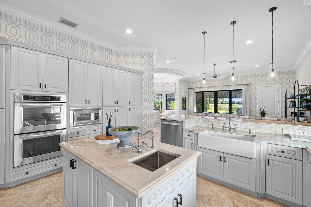 For Sale: $2,699,000 (6 beds, 7 baths, 5505 Square Feet)