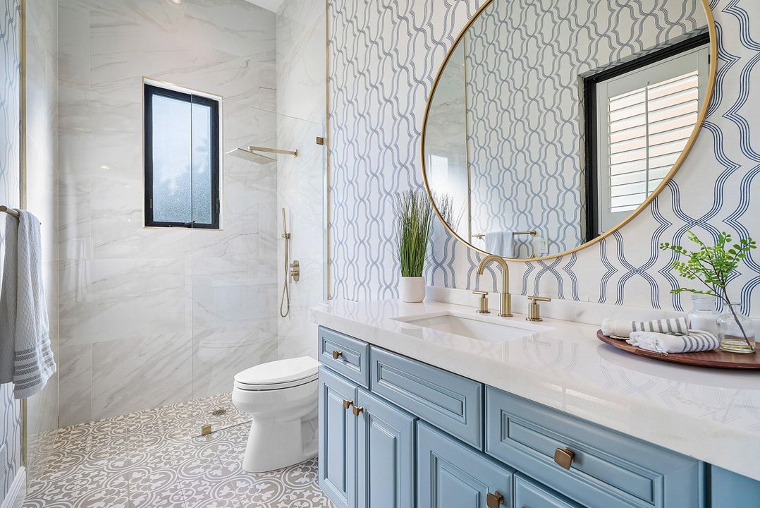 For Sale: $2,699,000 (6 beds, 7 baths, 5505 Square Feet)