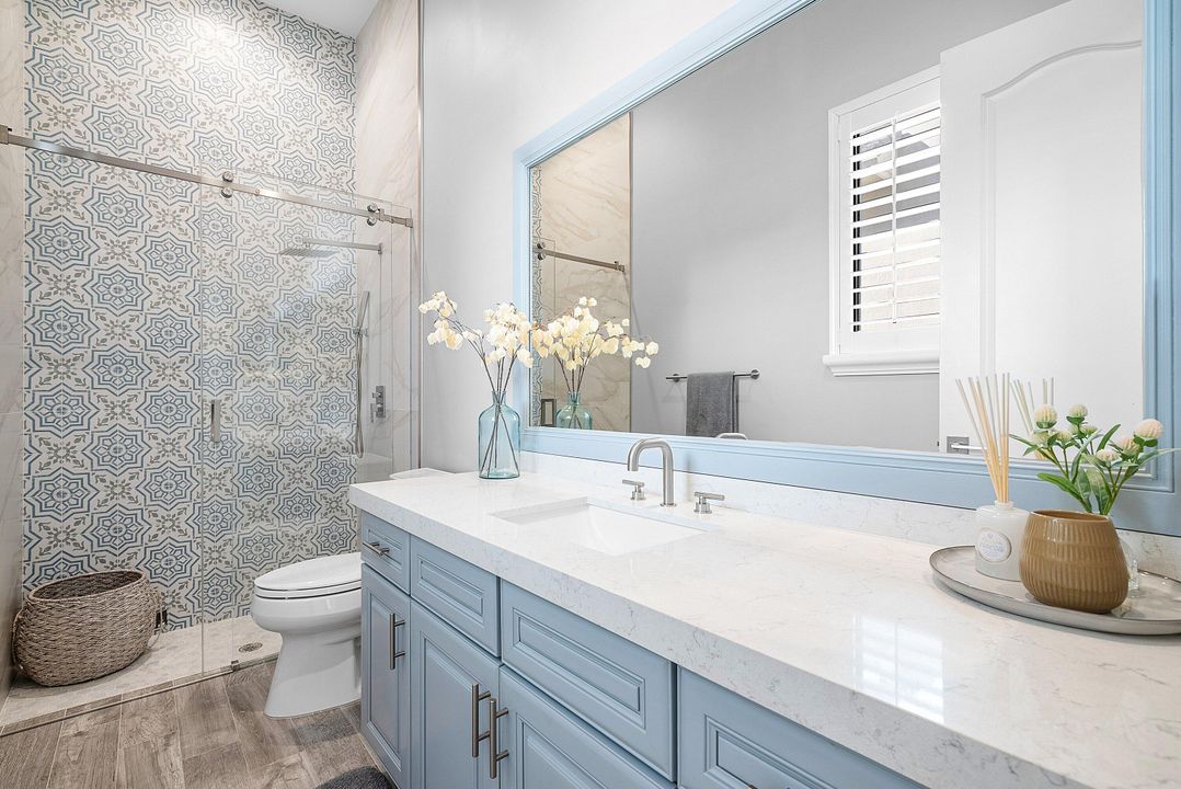 For Sale: $2,699,000 (6 beds, 7 baths, 5505 Square Feet)