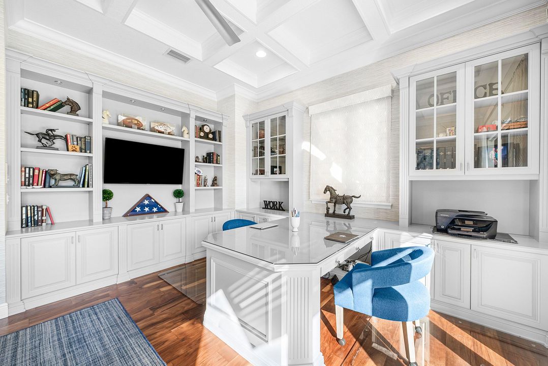 For Sale: $2,699,000 (6 beds, 7 baths, 5505 Square Feet)