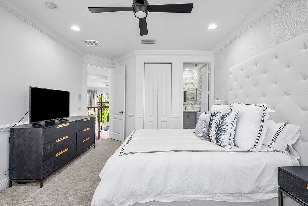 For Sale: $2,699,000 (6 beds, 7 baths, 5505 Square Feet)