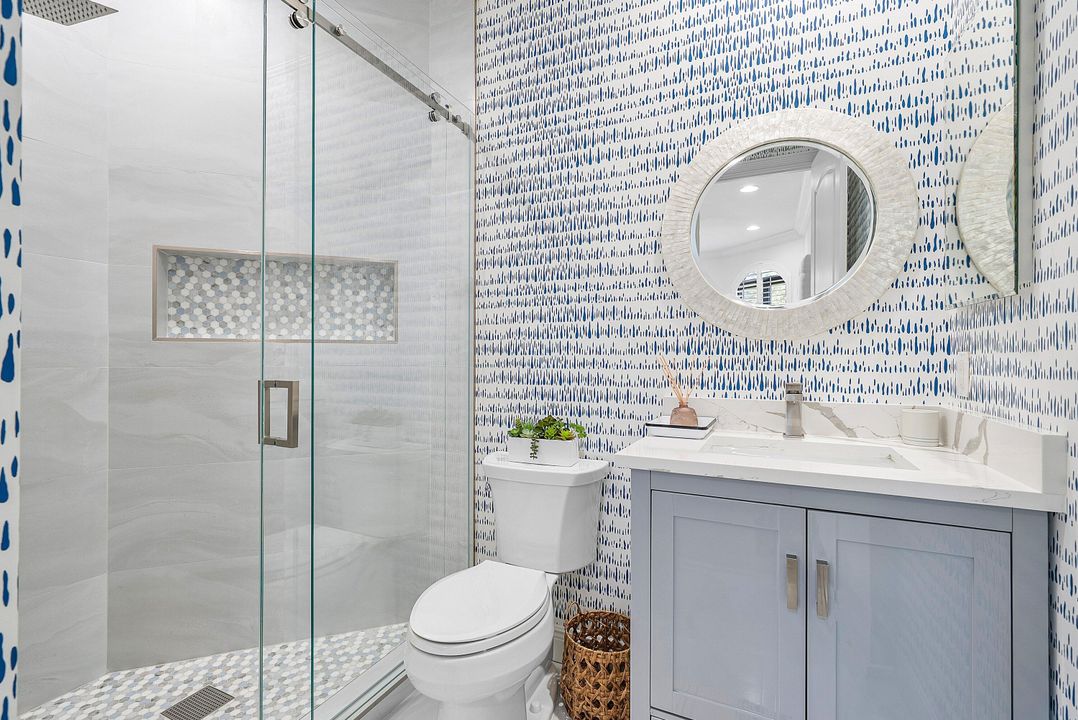 For Sale: $2,699,000 (6 beds, 7 baths, 5505 Square Feet)