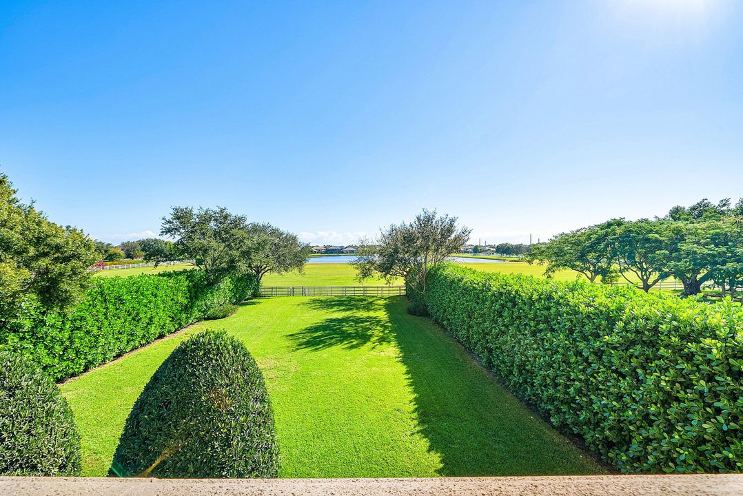 For Sale: $2,699,000 (6 beds, 7 baths, 5505 Square Feet)