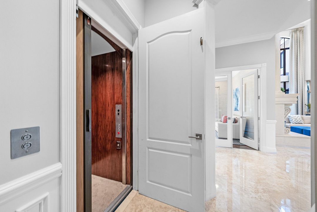 For Sale: $2,699,000 (6 beds, 7 baths, 5505 Square Feet)