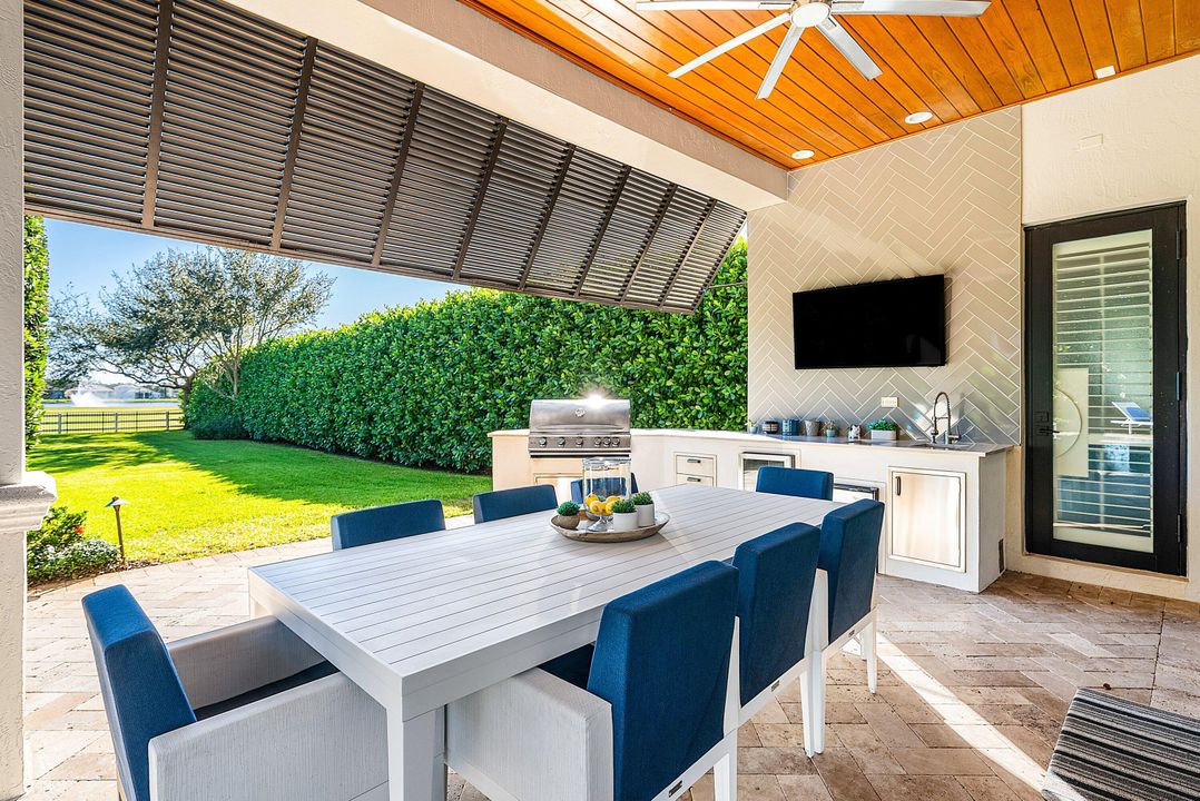 For Sale: $2,699,000 (6 beds, 7 baths, 5505 Square Feet)