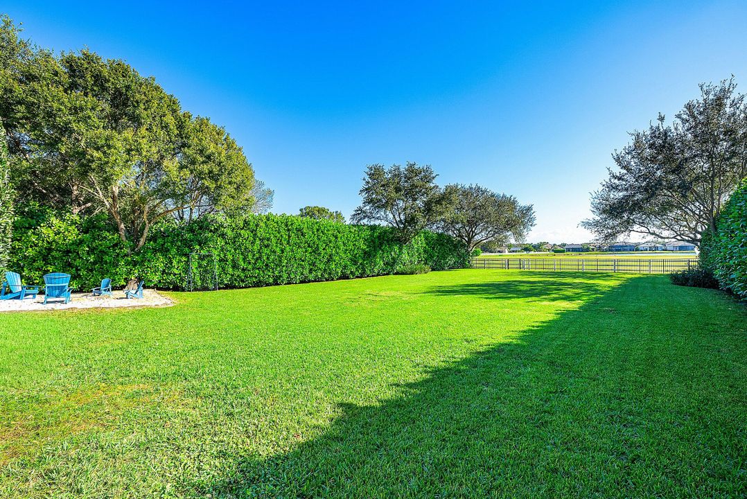 For Sale: $2,699,000 (6 beds, 7 baths, 5505 Square Feet)