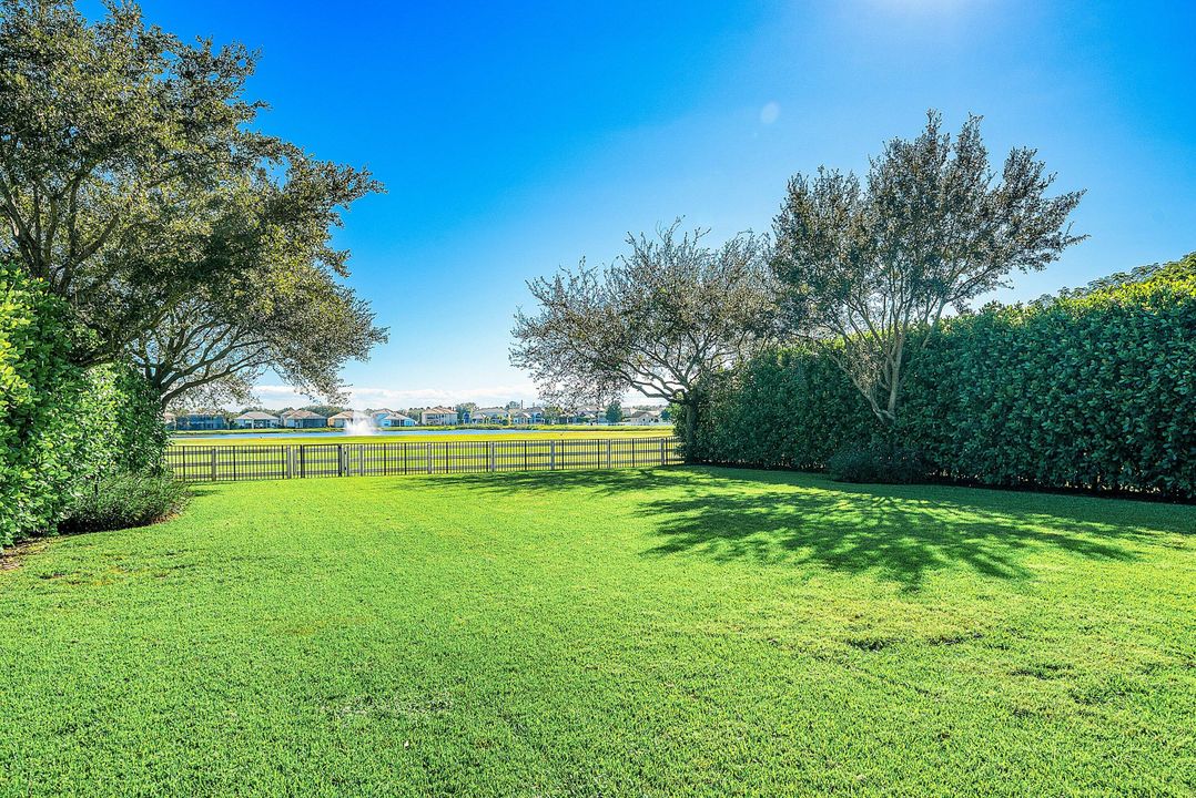 For Sale: $2,699,000 (6 beds, 7 baths, 5505 Square Feet)