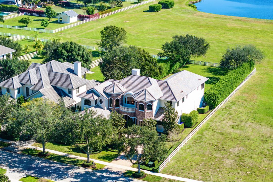 For Sale: $2,699,000 (6 beds, 7 baths, 5505 Square Feet)