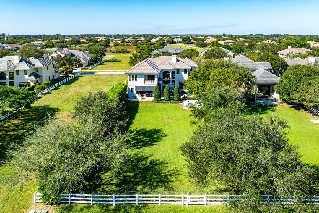 For Sale: $2,699,000 (6 beds, 7 baths, 5505 Square Feet)