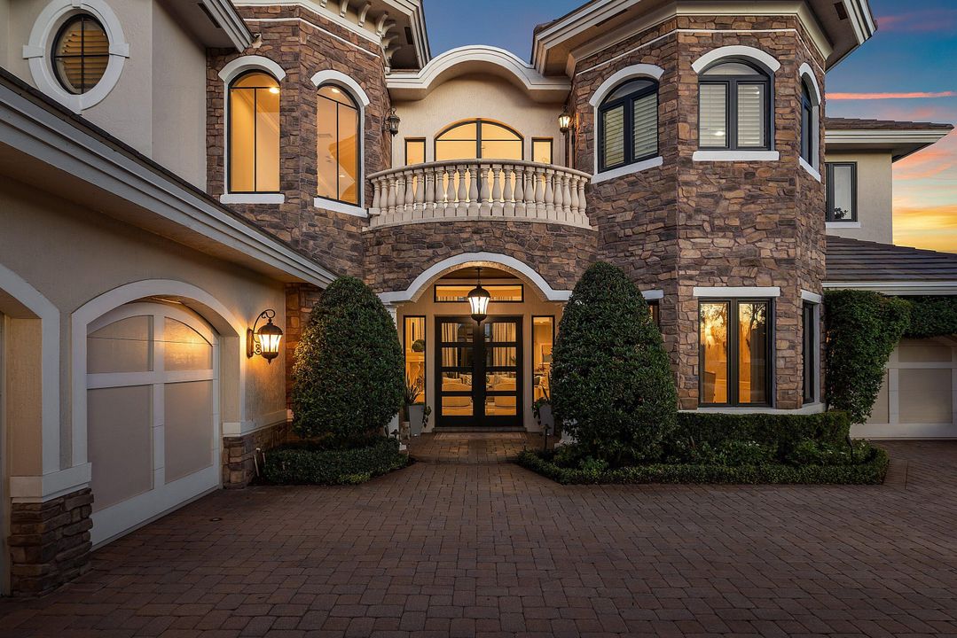 For Sale: $2,699,000 (6 beds, 7 baths, 5505 Square Feet)