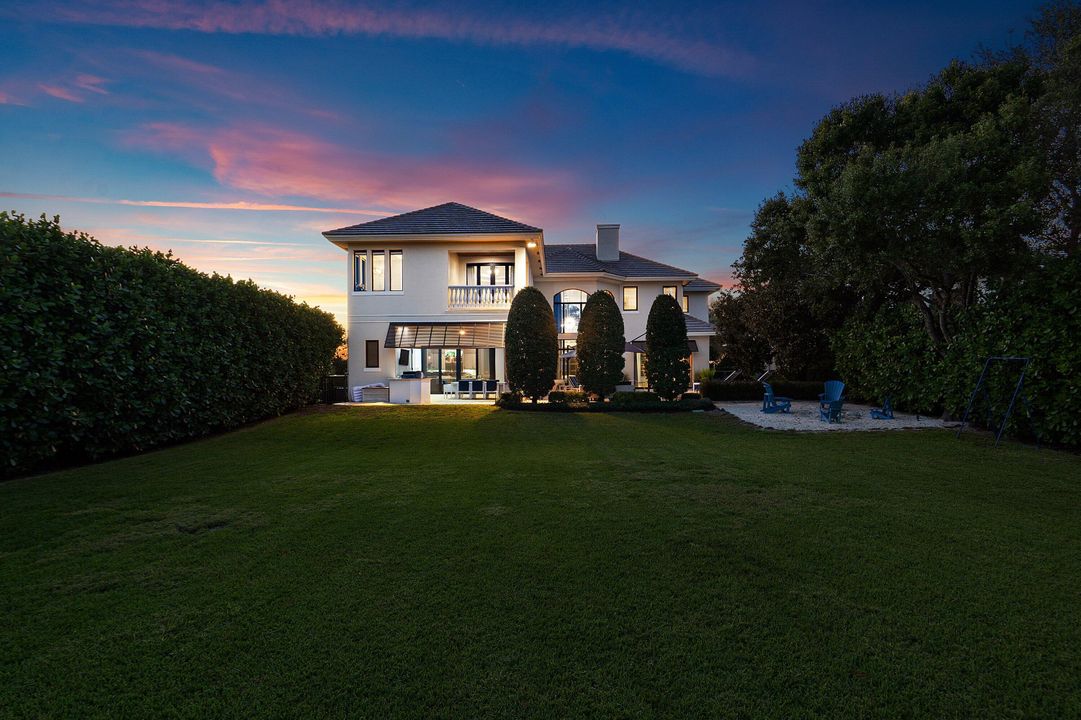 For Sale: $2,699,000 (6 beds, 7 baths, 5505 Square Feet)