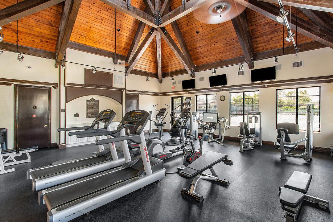 For Sale: $2,699,000 (6 beds, 7 baths, 5505 Square Feet)