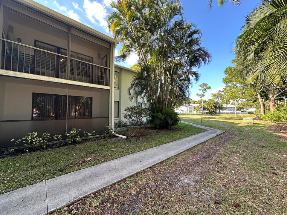 В аренду: $1,900 (2 спален, 2 ванн, 1106 Квадратных фут)