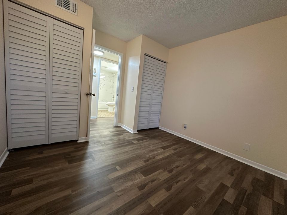 В аренду: $1,900 (2 спален, 2 ванн, 1106 Квадратных фут)