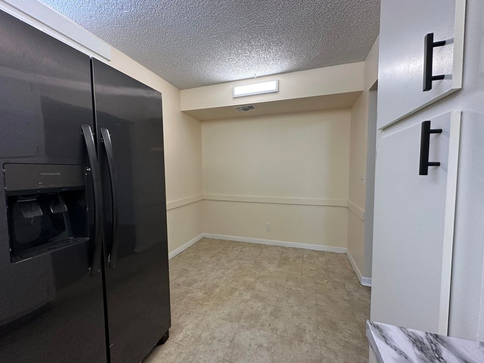 В аренду: $1,900 (2 спален, 2 ванн, 1106 Квадратных фут)