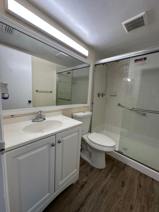 В аренду: $1,900 (2 спален, 2 ванн, 1106 Квадратных фут)