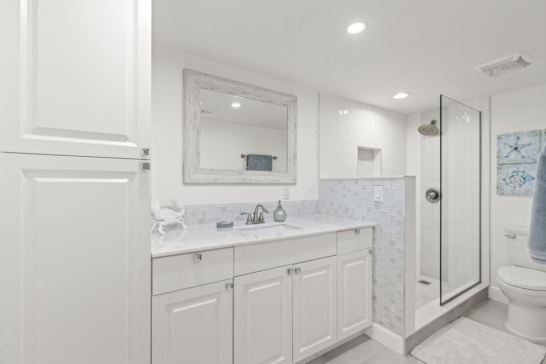 出租: $3,900 (1 贝兹, 1 浴室, 899 平方英尺)