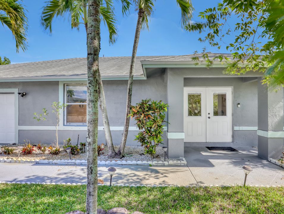 For Rent: $4,000 (4 beds, 2 baths, 2831 Square Feet)