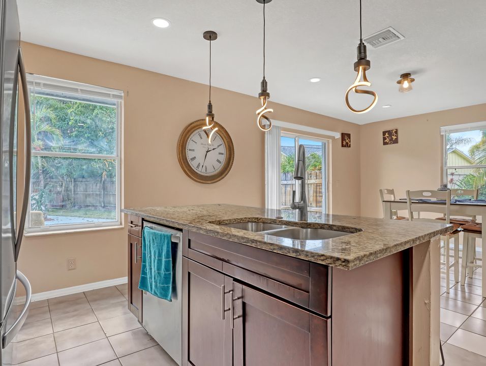 For Rent: $4,000 (4 beds, 2 baths, 2831 Square Feet)