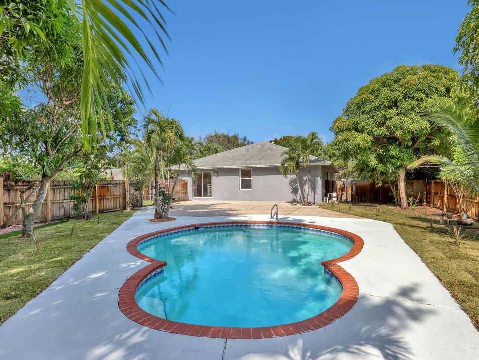 For Rent: $4,000 (4 beds, 2 baths, 2831 Square Feet)